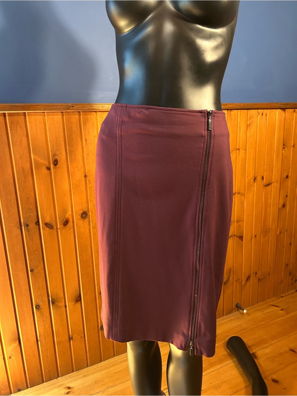 NWT. Gunmetal Zip-Front Pencil Skirt in Plum